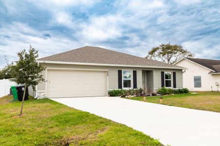 New construction Single-Family house 684 Se Crescent Ave, Port St. Lucie, FL 34984 - image