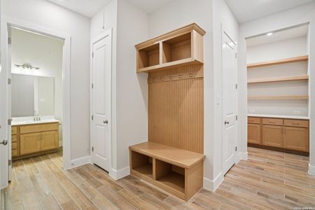 New construction Single-Family house 1346 Wilson Crk, New Braunfels, TX 78132 plan Malia - image 5