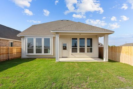 New construction Single-Family house 646 Broomsedge St, New Braunfels, TX 78130 plan Woodlake - image