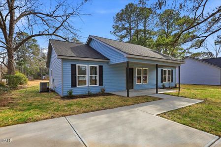 New construction Single-Family house 102 E Pope Ave, Kenly, NC 27542 - image