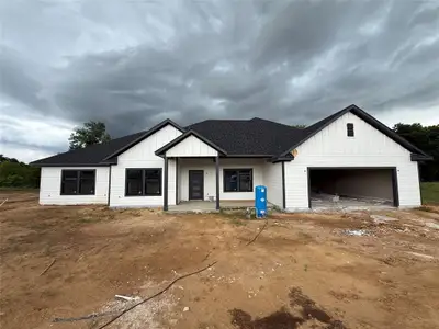 New construction Single-Family house 1061 Salvation Dr, Weatherford, TX 76088 plan Courtland Drive - image 12
