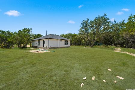 New construction Single-Family house 1096 Deer Valley Pass, Spring Branch, TX 78070 - image