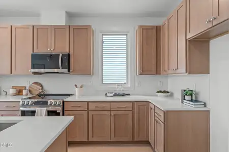 New construction Townhouse house 610 Rocky Knob Ct, Raleigh, NC 27601 - image 8