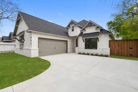 New construction Single-Family house 806 Barber Ave, Cleburne, TX 76031 - image
