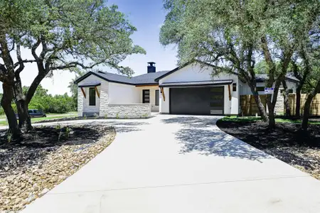 New construction Single-Family house 609 Cowal Dr S, Briarcliff, TX 78669 - image