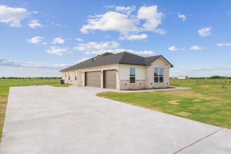 New construction Single-Family house 108 Cougar Ln, Lott, TX 76656 - image