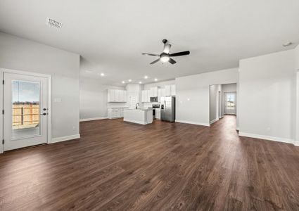 New construction Single-Family house 101 W Luna Blue Ln, Jarrell, TX 76537 plan Mauricio - image 10