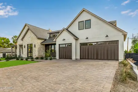 New construction Single-Family house 5739 E Calle Del Paisano, Phoenix, AZ 85018 - image 2