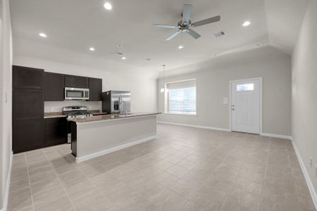 New construction Single-Family house 11821 E Gate Dr, Willis, TX 77318 plan Cambria - image 11