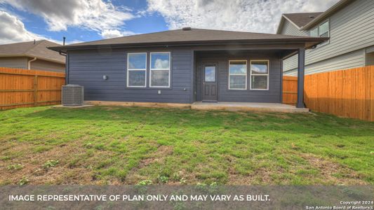 New construction Single-Family house 1621 Layne Loop, New Braunfels, TX 78130 The Dalton- photo 22 22