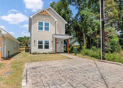 New construction Single-Family house 16736 E Ivanhoe, Montgomery, TX 77316 - image