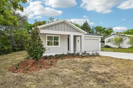 New construction Single-Family house 536 E Beresford Ave, Deland, FL 32724 - image