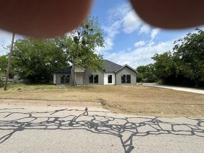 New construction Single-Family house 1011 Holden St, Glen Rose, TX 76043 - image
