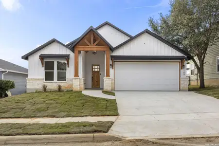 New construction Single-Family house 165 Whitewing Wy, Floresville, TX 78114 - image