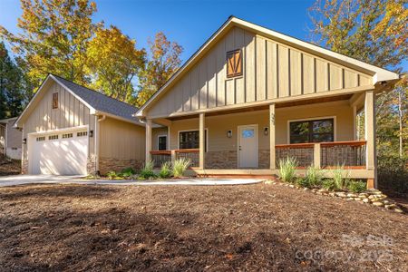 New construction Single-Family house 131 Dalton Ct, Lake Lure, NC 28746 - image