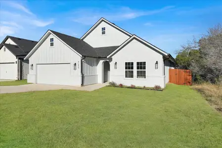 New construction Single-Family house 4609 Eagle Nest Ct, Granbury, TX 76048 - image