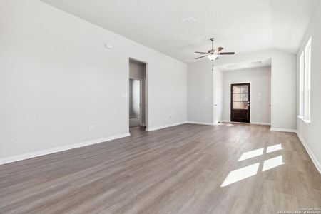 New construction Single-Family house 14919 Fischer Gdn, San Antonio, TX 78253 Kingsville- photo 4 4