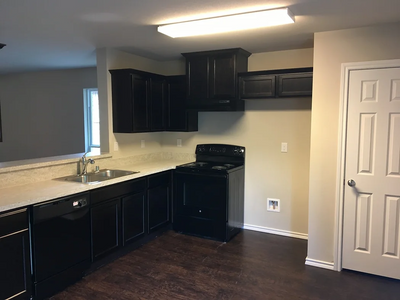 New construction Single-Family house 2219 E Ann Arbor Ave, Dallas, TX 75216 plan Camelia - image 8