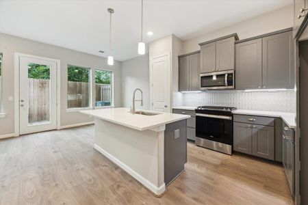 New construction Single-Family house 812 Glowing Dawn Dr, Houston, TX 77018 null- photo 9 9