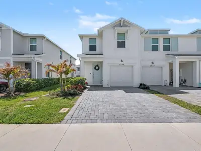 New construction Townhouse house 5747 Se Edgewater Cir, Stuart, FL 34997 - image