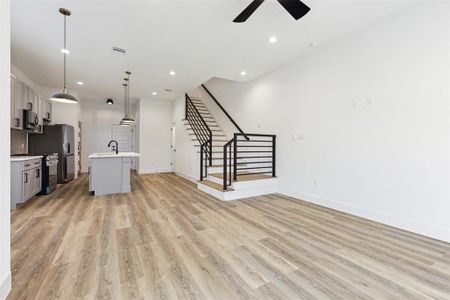 New construction Single-Family house 8014 E Brandon Street, Houston, TX 77051 - photo 7 7