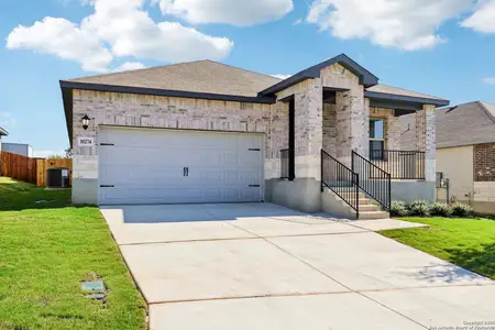 New construction Single-Family house 10274 King Robert, San Antonio, TX 78239 plan The Briscoe (820) - image