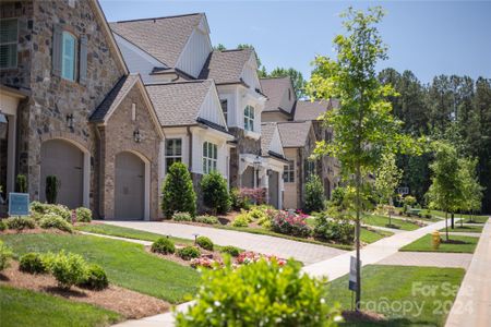 New construction Single-Family house 5704 Heirloom Crossing Ct, Charlotte, NC 28270 - photo 0 0