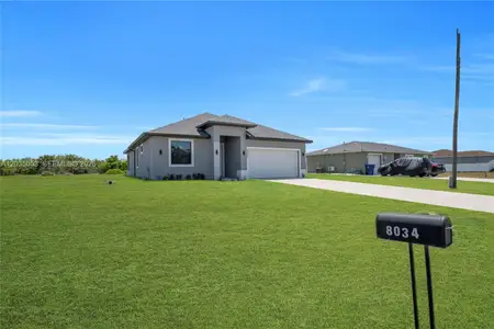 New construction Single-Family house 8045 Buttercup Cir, Labelle, FL 33935 - image