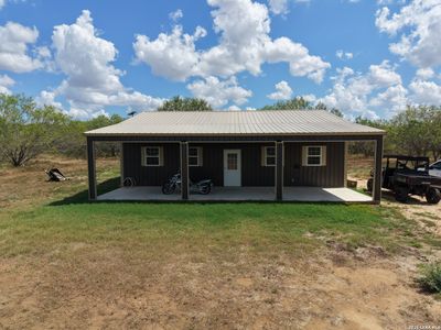 New construction Single-Family house 812 County Rd 415, Stockdale, TX 78160 - image