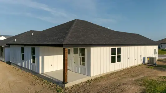 New construction Single-Family house 2115 Blackhawk Lp, Belton, TX 76513 - image