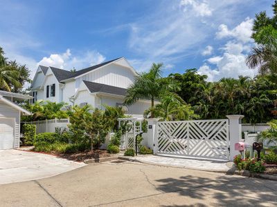 New construction Single-Family house 1621 Bay Point Ct, Sarasota, FL 34236 - image