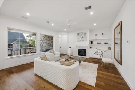 New construction Single-Family house 4951 Glenmeadow Dr, Houston, TX 77096 - image 15