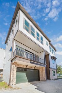 New construction Single-Family house 1525 Caywood Ln, Unit E, Houston, TX 77055 - image