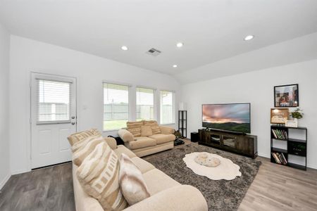 New construction Single-Family house 2039 Woodlark Wy, Sealy, TX 77474 null- photo 17 17