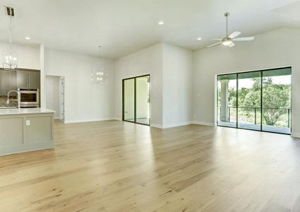 New construction Single-Family house 207 Spicewood Trails Dr, Spicewood, TX 78669 null- photo 12 12