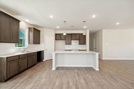 New construction Single-Family house 347 Bay Oaks St, La Porte, TX 77571 - image 6