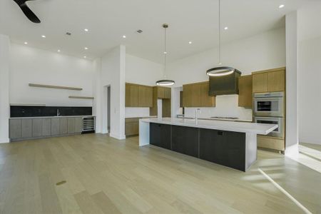 New construction Single-Family house 105 Via Roma Ct, Horseshoe Bay, TX 78657 - image 5