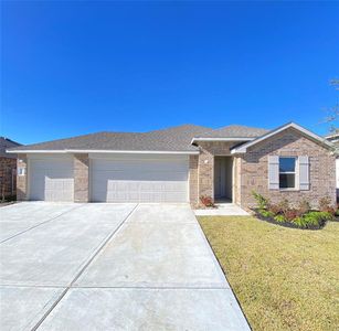 New construction Single-Family house 456 Lampasas Trail, Dayton, TX 77535 Plan E40L- photo 0