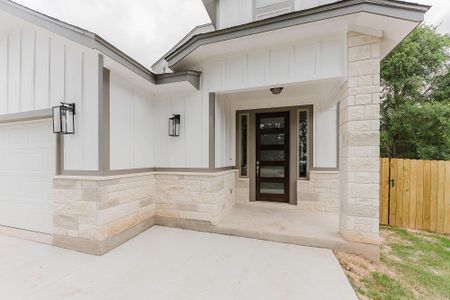 New construction Single-Family house 122 W Kikipua Ln, Bastrop, TX 78602 null- photo 2 2