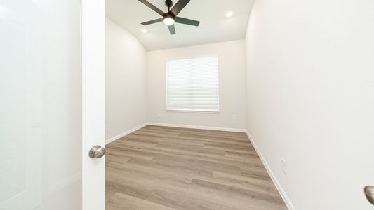 New construction Single-Family house 3048 Mistflower Trl, Brookshire, TX 77423 plan The Kirby - image 19