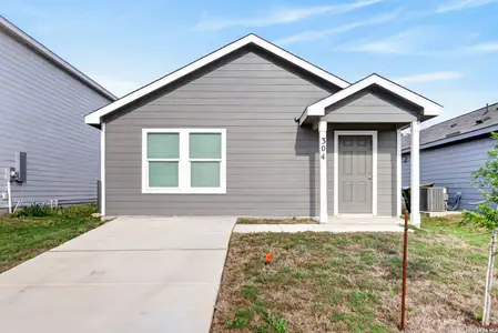 New construction Single-Family house 304 Alligator Crk, Seguin, TX 78155 plan Chappell - image