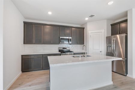 New construction Single-Family house 10913 Ozone Ct, Conroe, TX 77303 plan Landmark Series - Meyerson - image 8