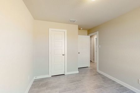 New construction Single-Family house 16243 Sage Cmn, Elmendorf, TX 78112 plan Esparanza - image 12