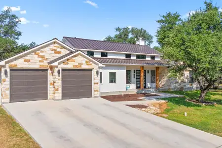 New construction Single-Family house 114 Winding Oak Dr, Johnson City, TX 78636 - image