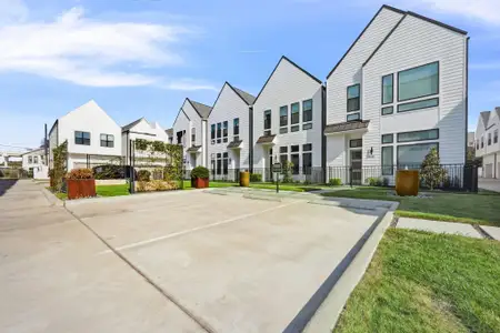 New construction Single-Family house 2105 Emancipation Ave, Houston, TX 77003 plan Point East - image