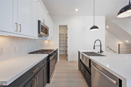 New construction Single-Family house 2528 Live Oak St, Houston, TX 77004 Plan A- photo 0