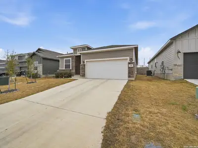 New construction Single-Family house 15501 Jake Xing, San Antonio, TX 78253 plan Roswell - image 1