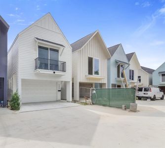 New construction Single-Family house 405 Alvia Run Ln, Houston, TX 77018 null- photo 0