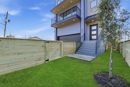 New construction Single-Family house 3202 Quitman St, Houston, TX 77026 - image