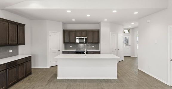 New construction Single-Family house 1620 Macadamia Ct, Aubrey, TX 76227 plan Raleigh - image 5